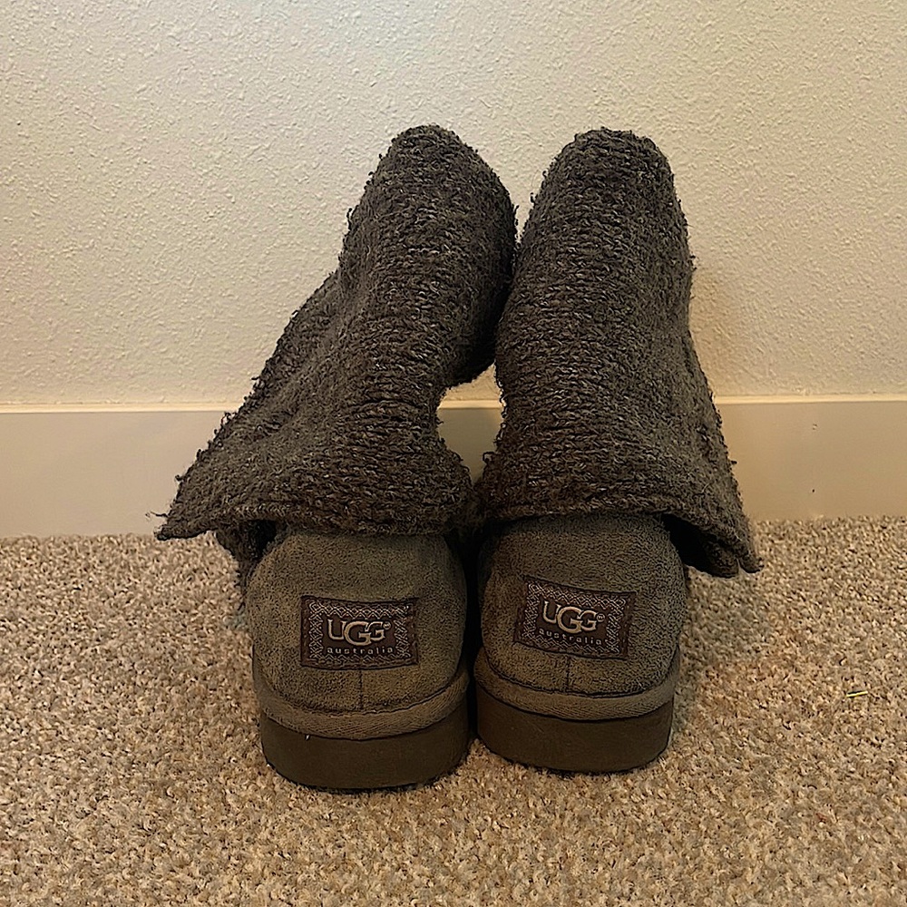 UGG Slouchy Knitted Grey Boots- SIZE 10. Adjustable height and button style.